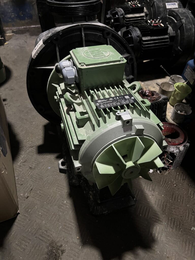 Servis velike bazneske pumpe